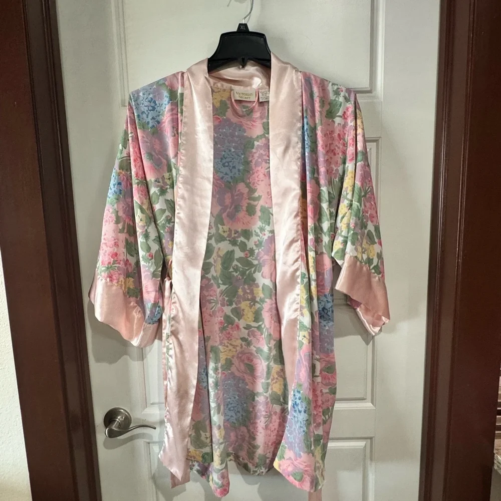 Victoria's Secret Pastel Floral Satin Robe - Picture 3 of 9
